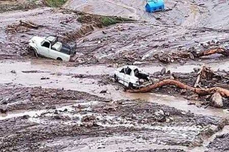 خسارت سنگین به خودروهای گرفتار در سیل روستاهای اطراف مشهد