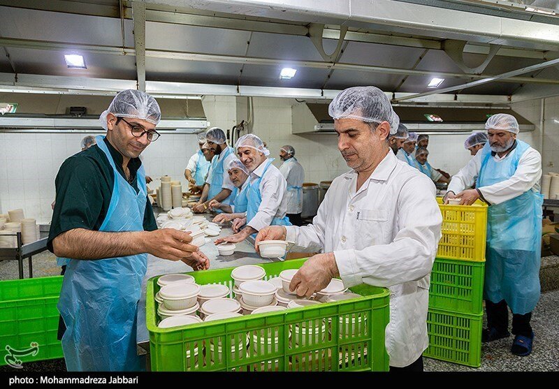 توزیع ۷۰۰ هزار بسته‌ افطاری سبک در بین روزه‌داران حرم مطهر رضوی