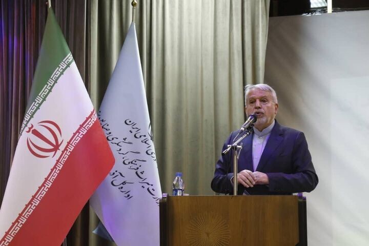 با ظرفیت‌های گردشگری کشور نیازی به سفر‌های خارجی نداریم